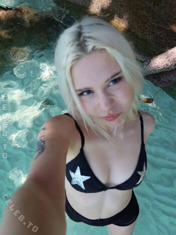 Sarahtoninx9_