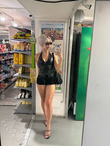 Sarahtoninx9_