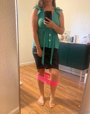 Scarlet Simone