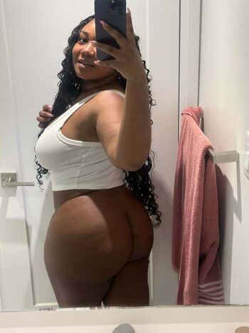 Full leaked Doris sensual/ private onlyfans photo