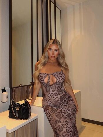 Full leaked Sharon lee page private onlyfans photo