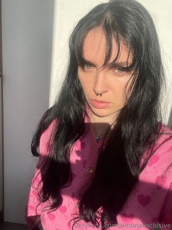 simonaexclusive
