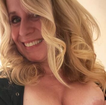 Smilingblonde