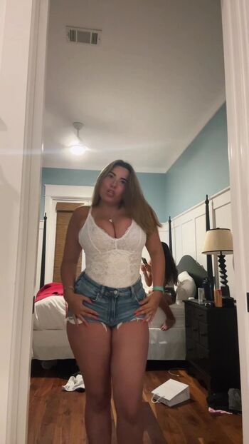 Full leaked Quarterjade/ private onlyfans photo