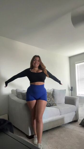 Full leaked Xlucy / private onlyfans photo