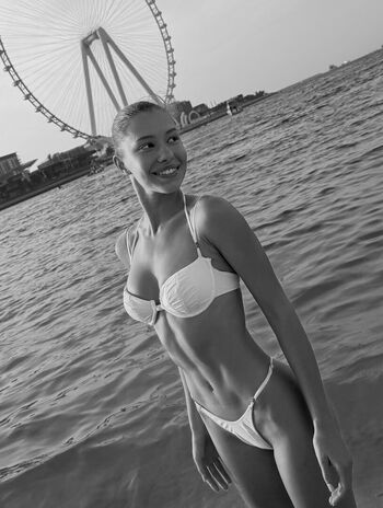 Sofia Holetts