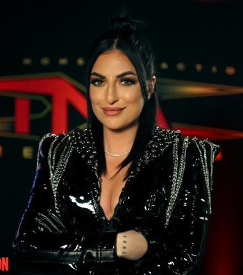 Sonya Deville