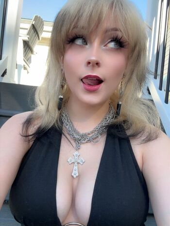 Full leaked Emily lynne/ private onlyfans photo