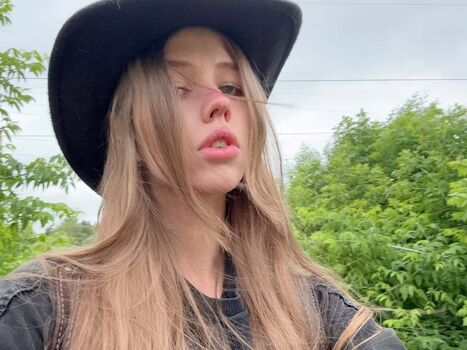 Full leaked Luxinka/ private onlyfans photo
