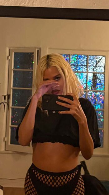 Tommy Genesis