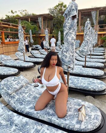Tsholo Teebaby