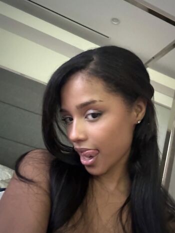 Full leaked Rea ready/ private onlyfans photo