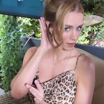Una Healy