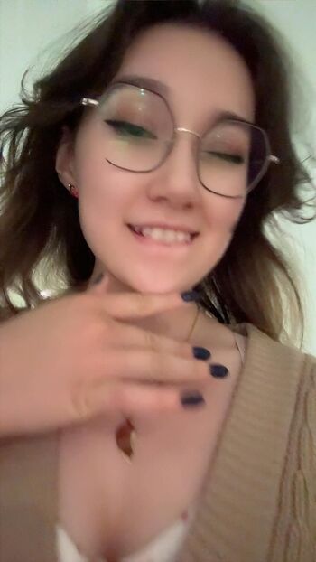 Full leaked Kenzie yolles/ private onlyfans photo