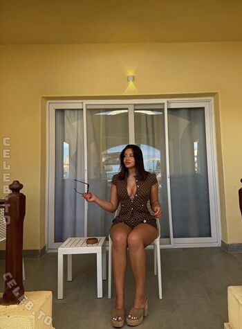 Full leaked Valonaash private onlyfans photo