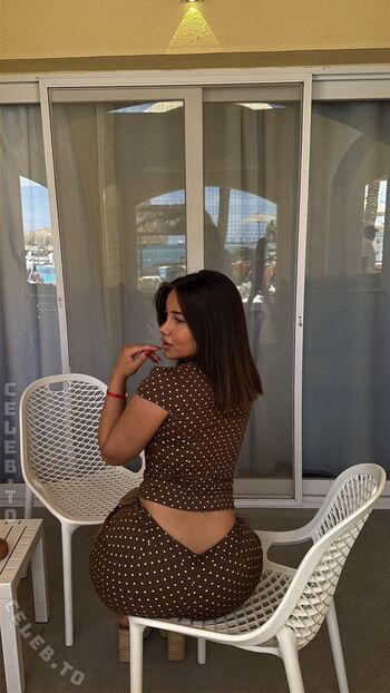 Full leaked Valonaash private onlyfans photo