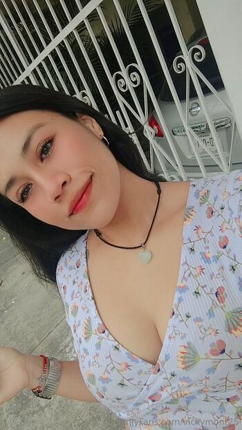 vickymont25