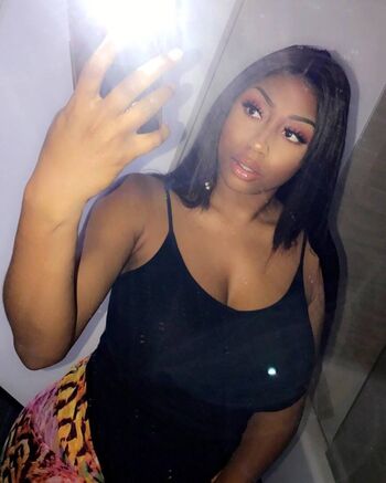 Full leaked Angellowee/ private onlyfans photo