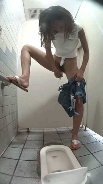 Voyeur Asian Pissing Toilet &Amp; Upskirts Only