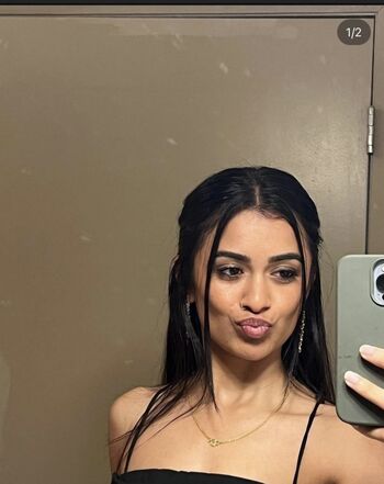 Full leaked Angela bay/ private onlyfans photo