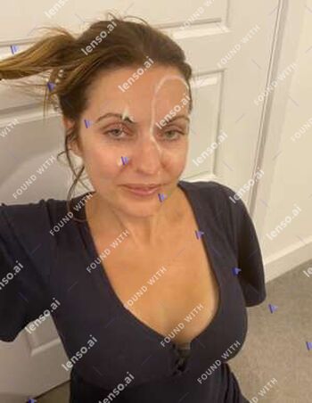 Full leaked Veronica glasses/ private onlyfans photo