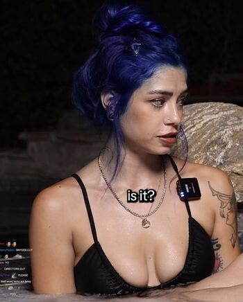 Full leaked Lily b / private onlyfans photo
