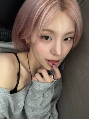 Full leaked Daxaxa/ private onlyfans photo