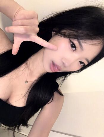 Full leaked Ashleyk hawaii / private onlyfans photo