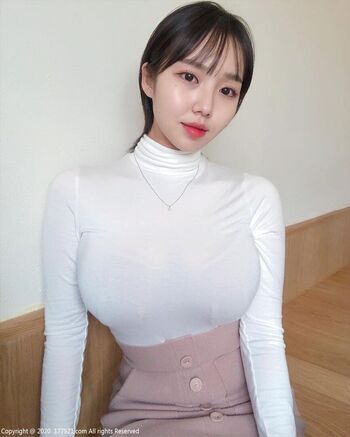 Yumin Lee